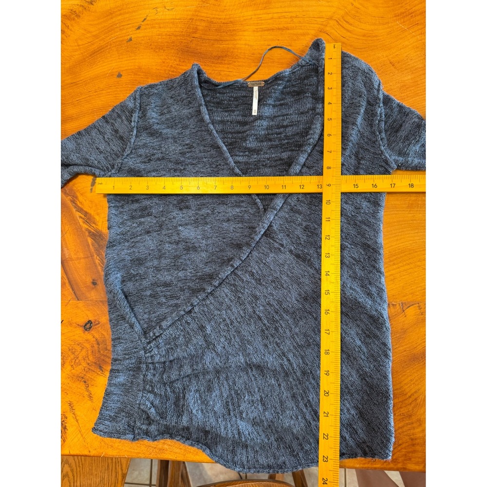Free People Beach Blue Wrap Front Knit Top Size XS Boho Coastal - Picture 5 of 5